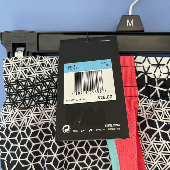 Nike Girls Shorts - Picture 5 of 7